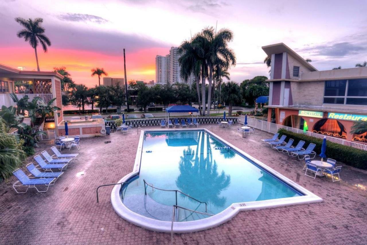 Hallandale Studio With Pool Apartment Hallandale Beach Exterior photo