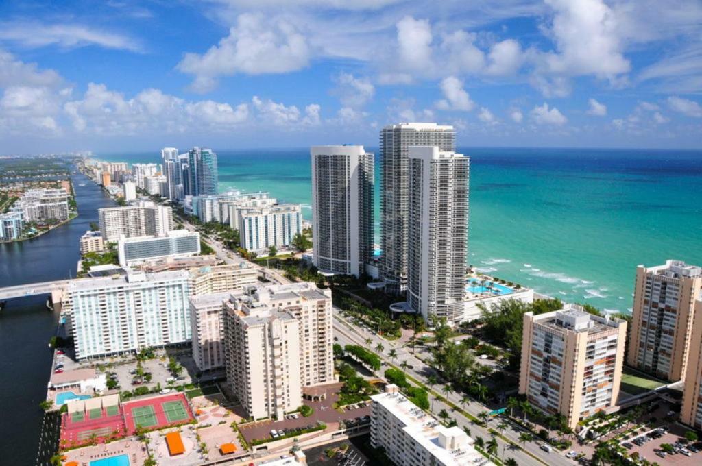 Hallandale Studio With Pool Apartment Hallandale Beach Exterior photo